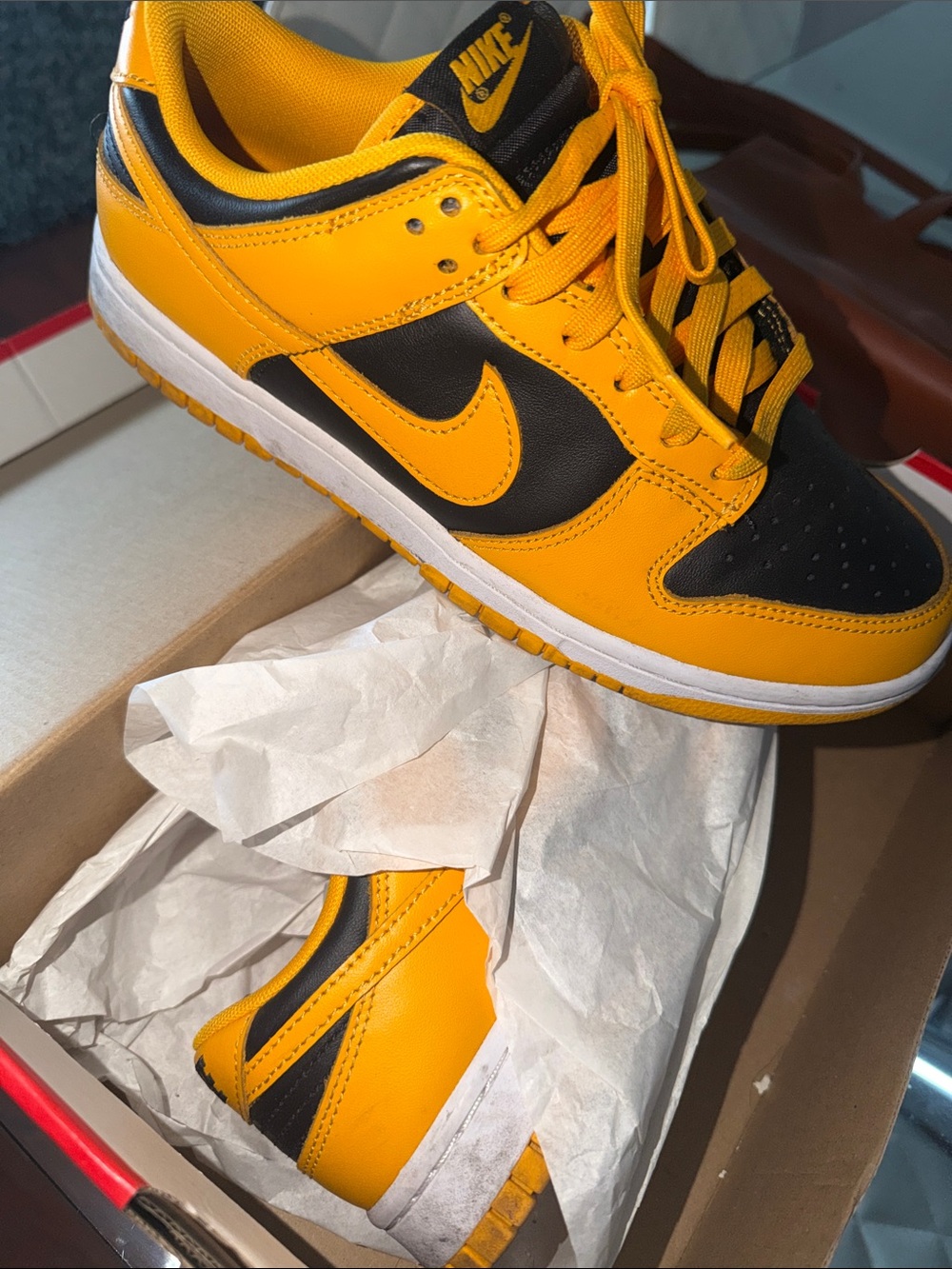 Nike Low-Top Sneakers in Yellow and Black Leather